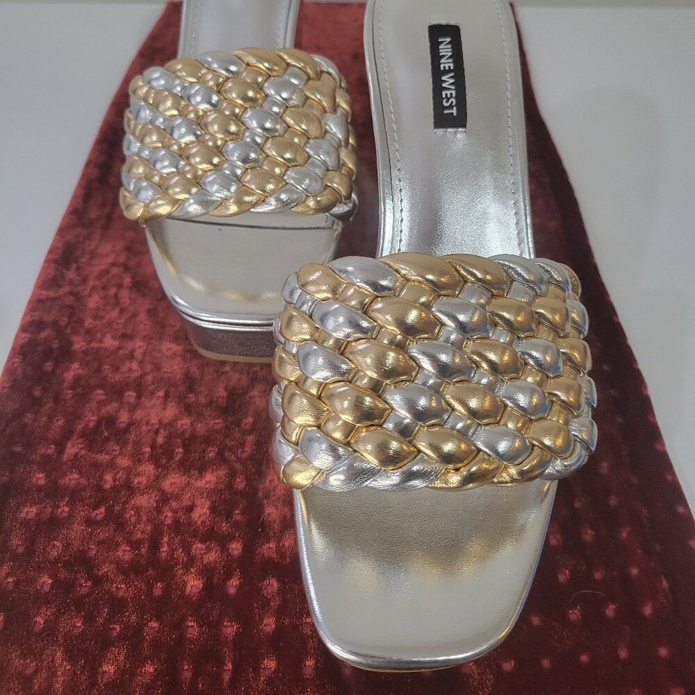 Nine West Metallic Silver & Gold Leather Wedge Size 8.5 Sandals NWT - Picture 2 of 10